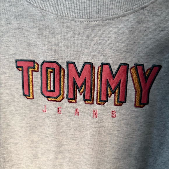 Tommy Hilfiger - Tommy Jeans Women's Light Gray Crew Neck Sweatshirt - NWT - Picture 3 of 8